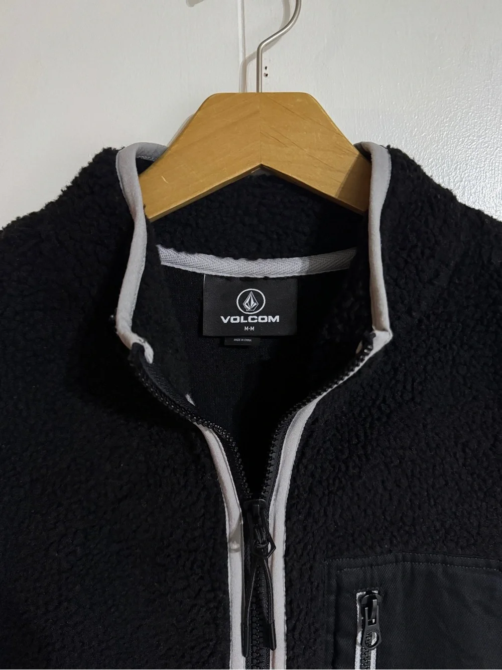 Volcom Black Fleece Vest Full Zip Sherpa Cozy Business Casual